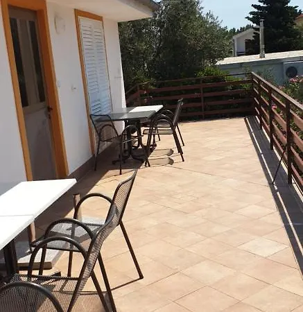 Apartments L.Z. Starigrad Paklenica Exterior photo