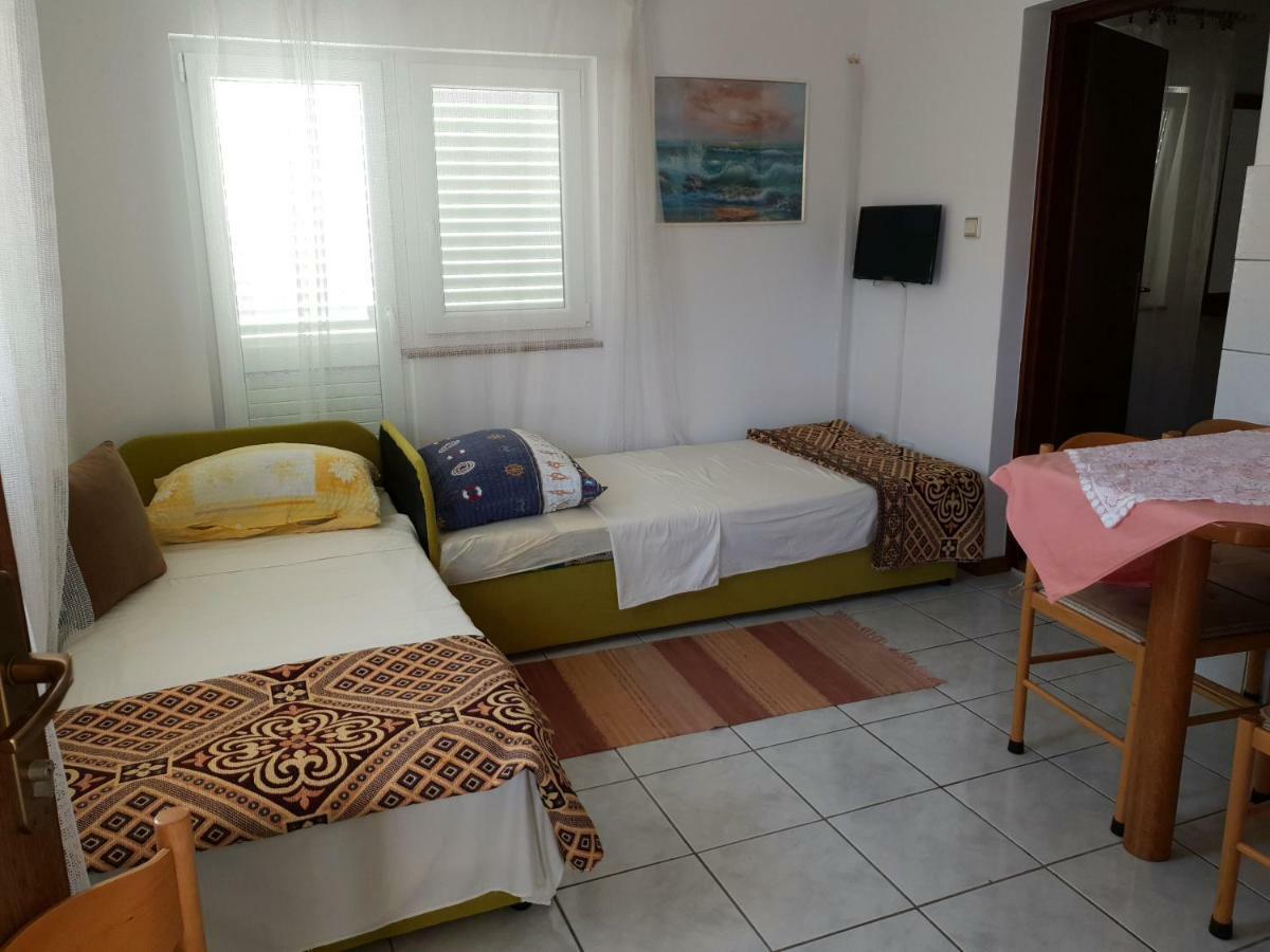 Apartment L.z.